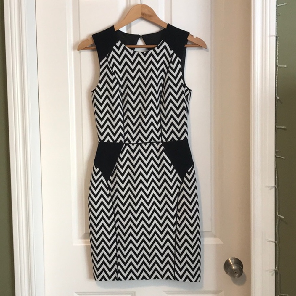 Chevron zigzag bodycon dress